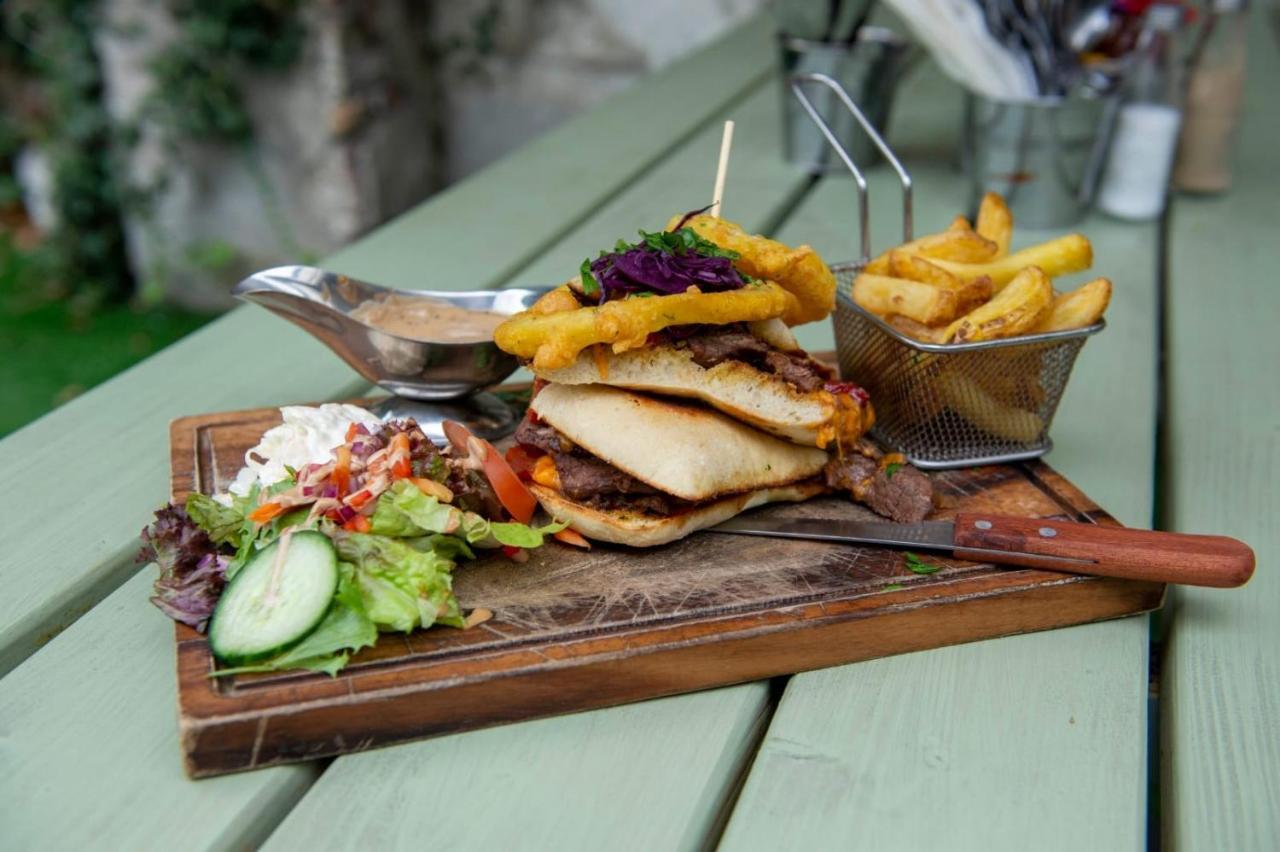 Bed and Breakfast The Bailey Gastro Bar Athlone Esterno foto