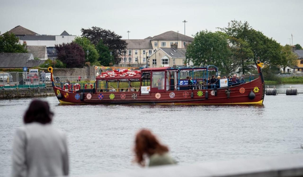 Bed and Breakfast The Bailey Gastro Bar Athlone Esterno foto